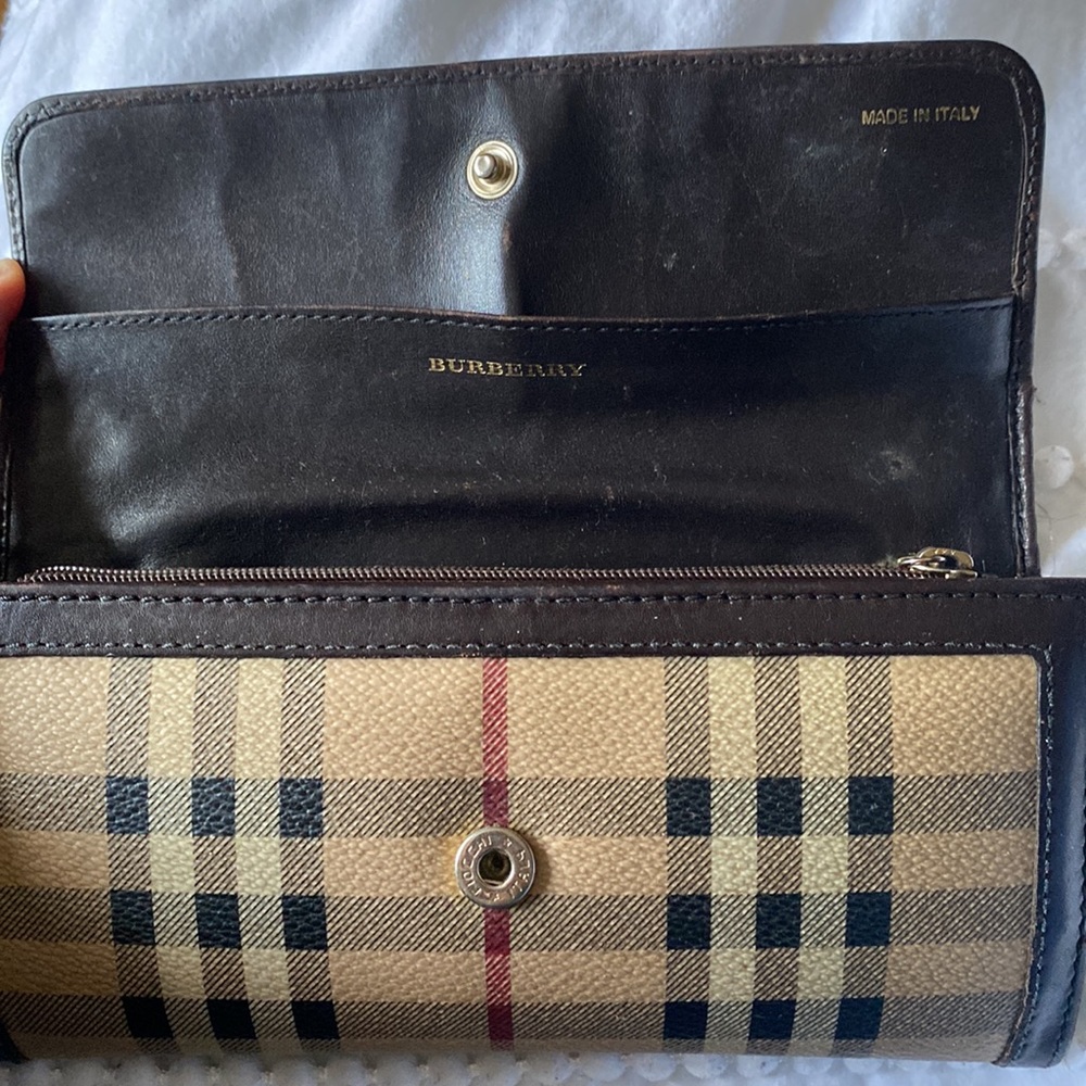 Authentic Burberry Wallet - Picture 2 of 9